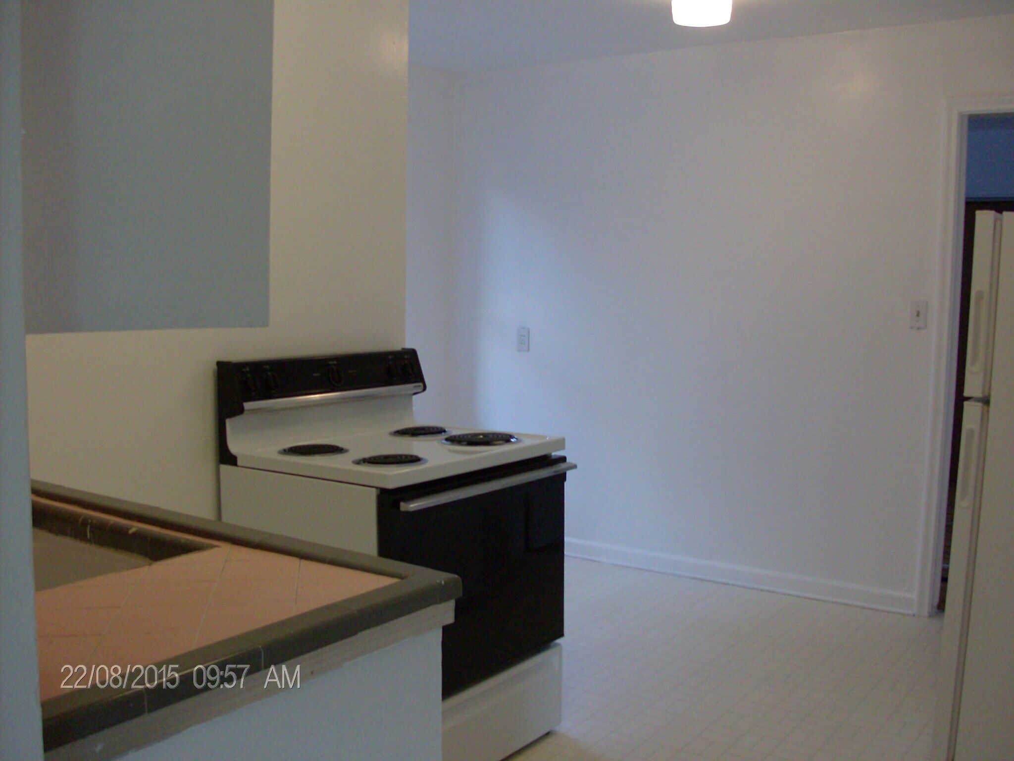 Building Photo - 1083 E 3rd Ave