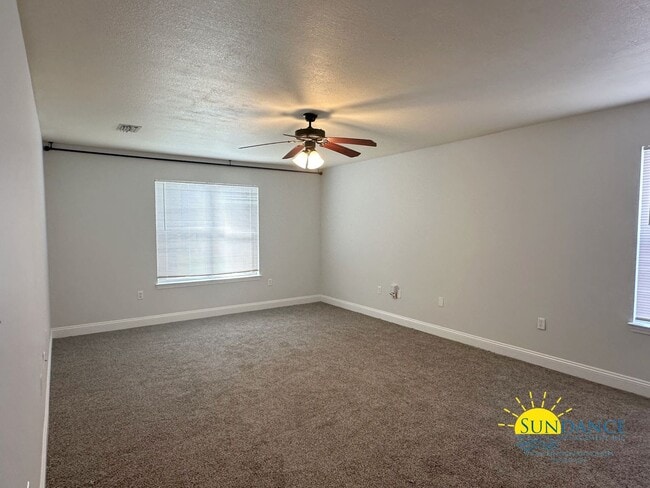 Building Photo - Gorgeous 3 Bedroom Home in Navarre