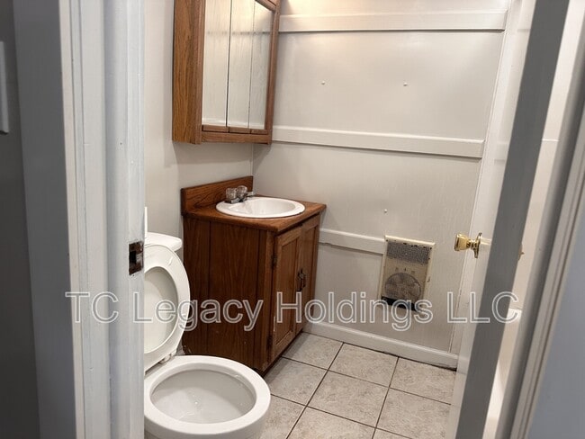 Building Photo - 388 Broaddus Ave