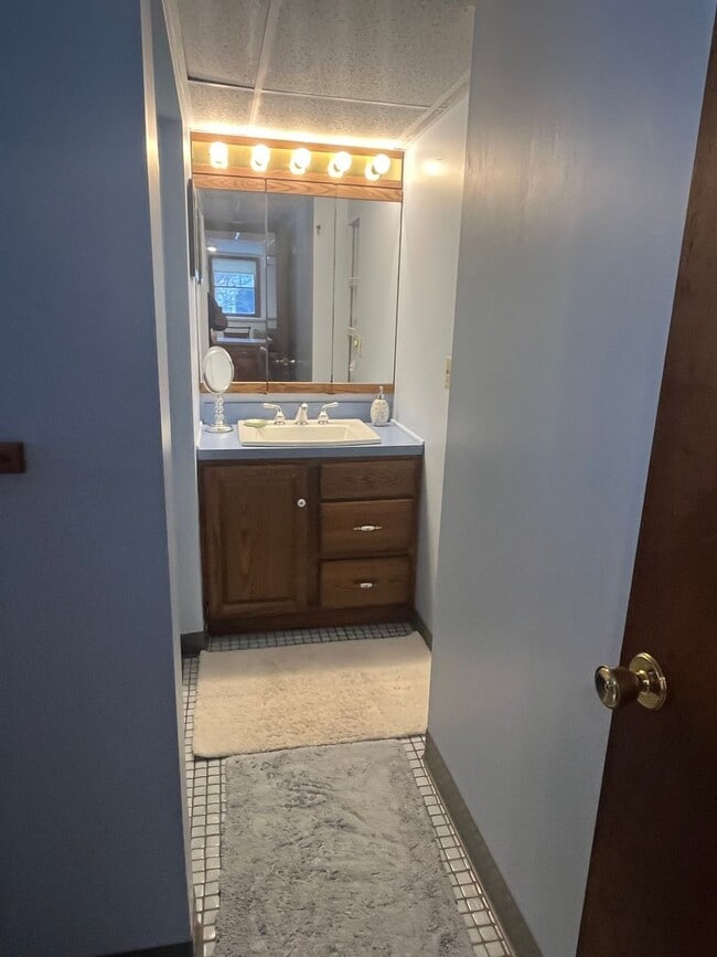 Building Photo - Lincoln Lane