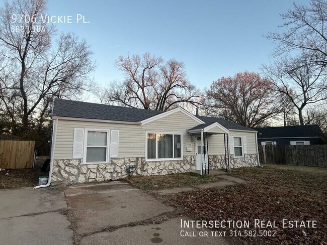 Building Photo - 9706 Vickie Pl
