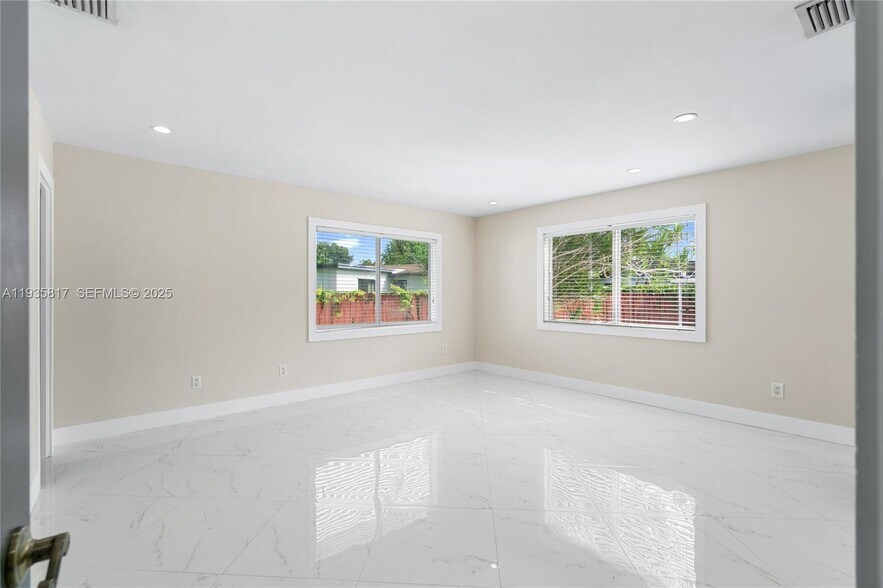 Building Photo - 13611 SW 77th St