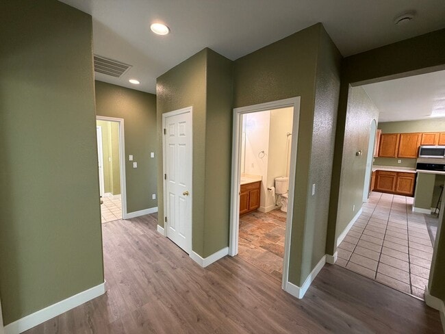 Building Photo - 8660 Banton Cir