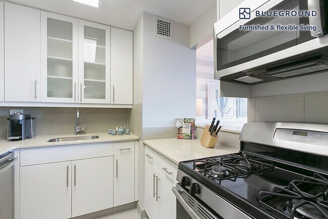 Building Photo - 480 2nd Ave