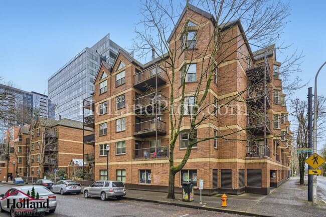 Building Photo - Charming 1-Bedroom Apartment in the Heart ...
