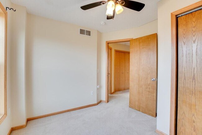 Building Photo - 1347 Magnolia Ave E