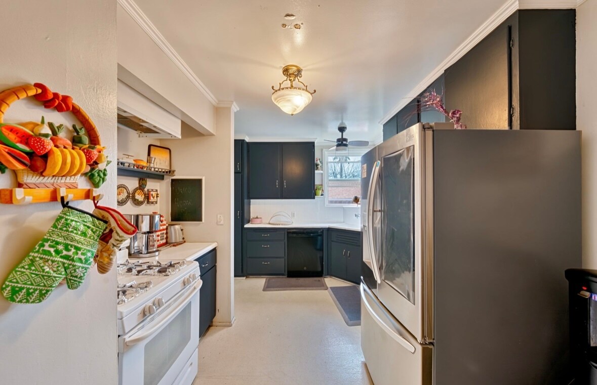 Building Photo - 4205 Lyle St