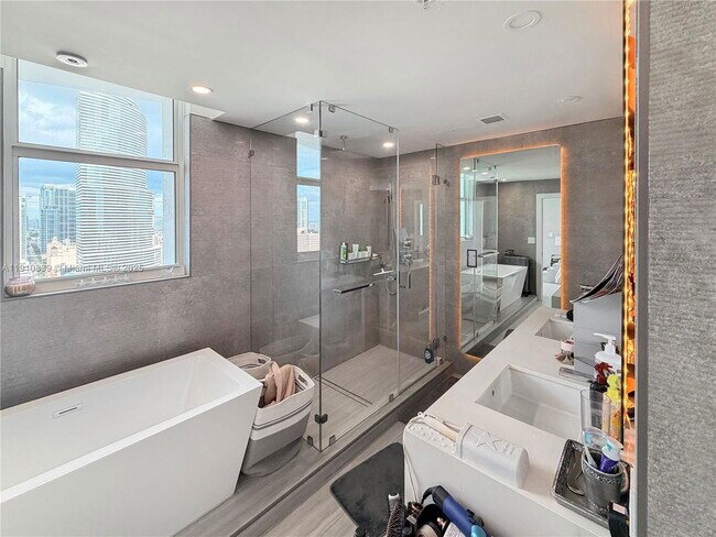 Building Photo - 31 SE 5th St