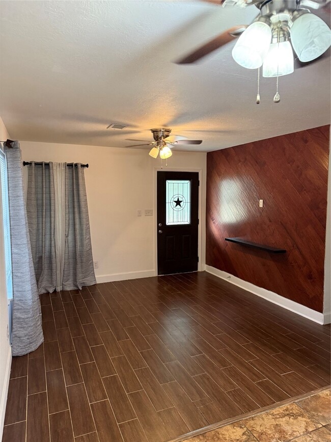 Building Photo - 919 Lovett St