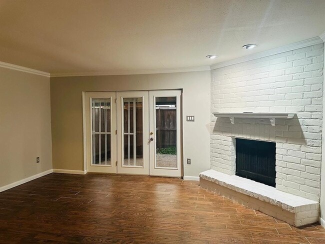 Building Photo - 9505 Fondren Rd