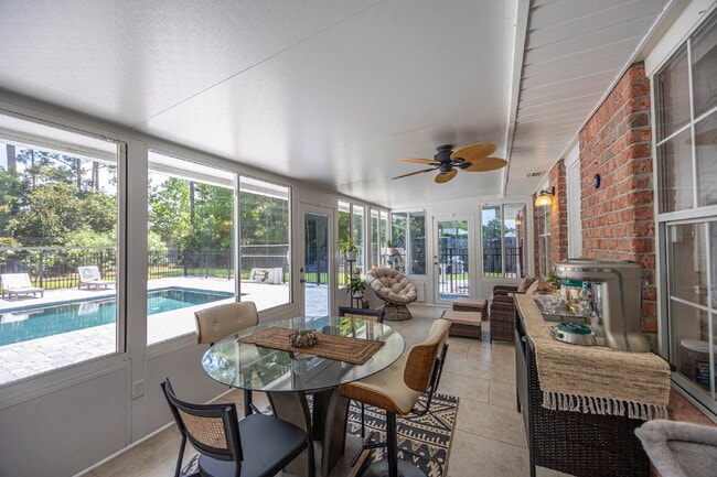 Building Photo - "Coastal Elegance Awaits: Spacious 4-Bed Oasis with Granite Touches on Shipwreck Road"