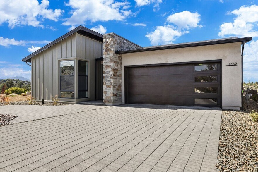 Building Photo - 1340 Rockwood Dr