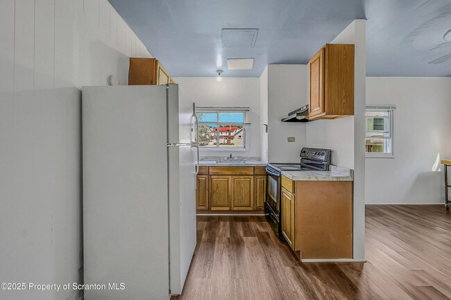 Building Photo - 2528 Boulevard Ave
