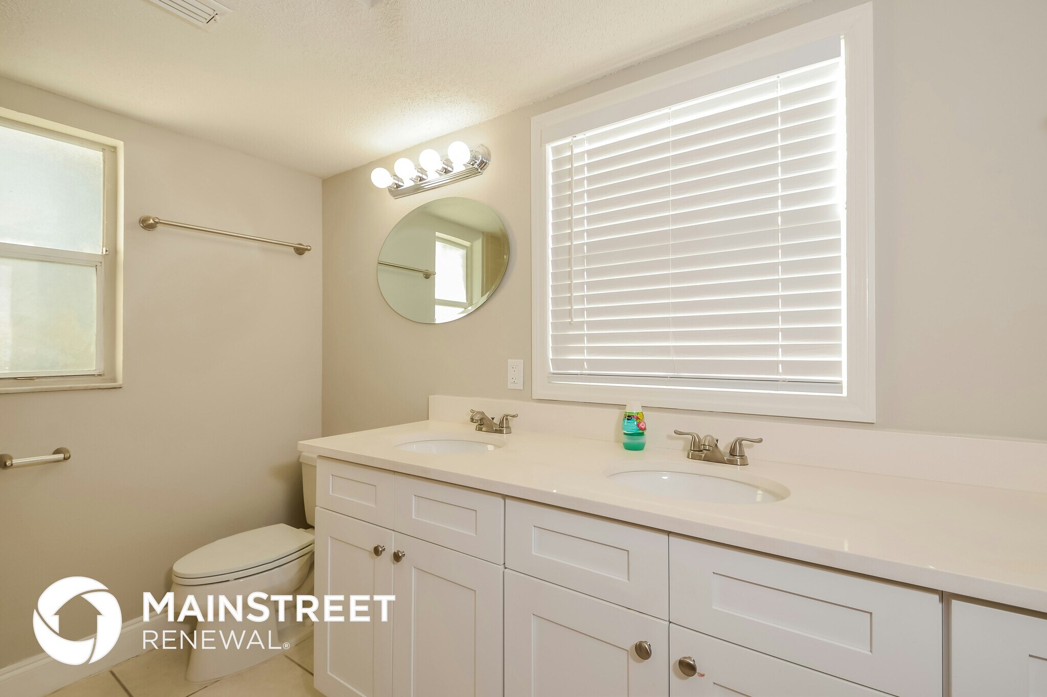 Building Photo - 2426 Pinehurst St