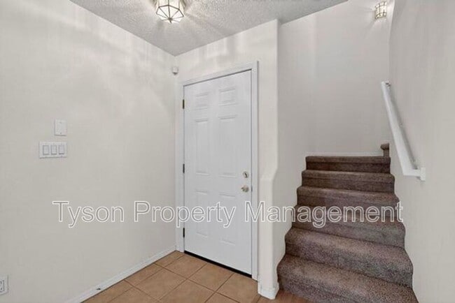 Building Photo - 8001 Vinemont Pl NW