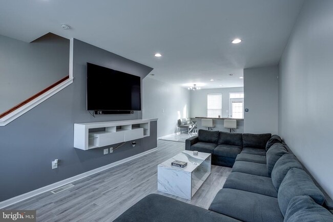 Building Photo - 14 Tylers Ct