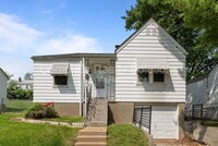 Building Photo - 7129 Greenhaven Dr