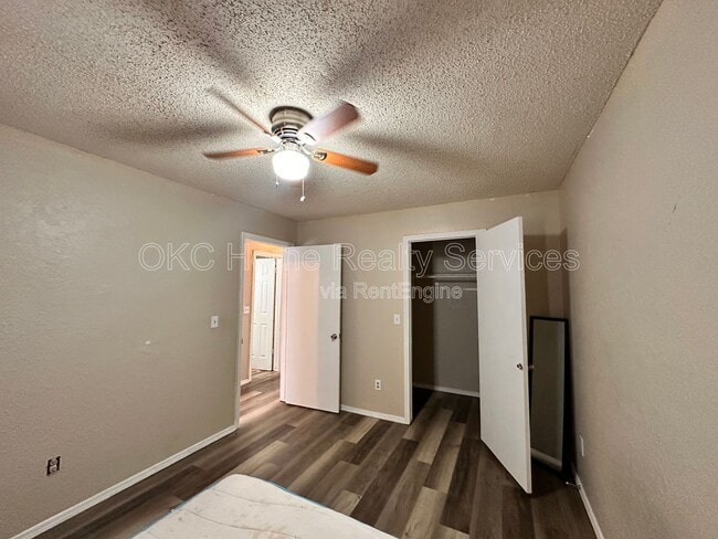 Building Photo - 109 SE 42nd St