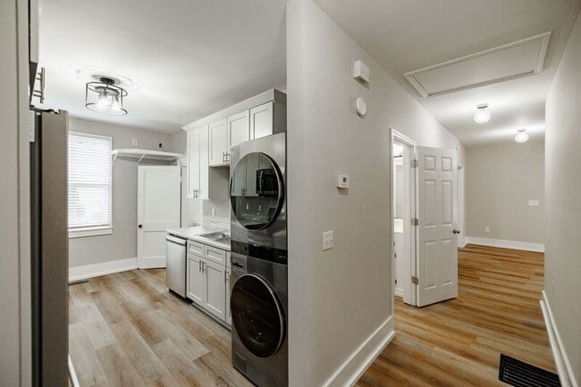 Building Photo - 185 Bloomfield St