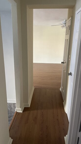 Building Photo - 3 Sadore Ln