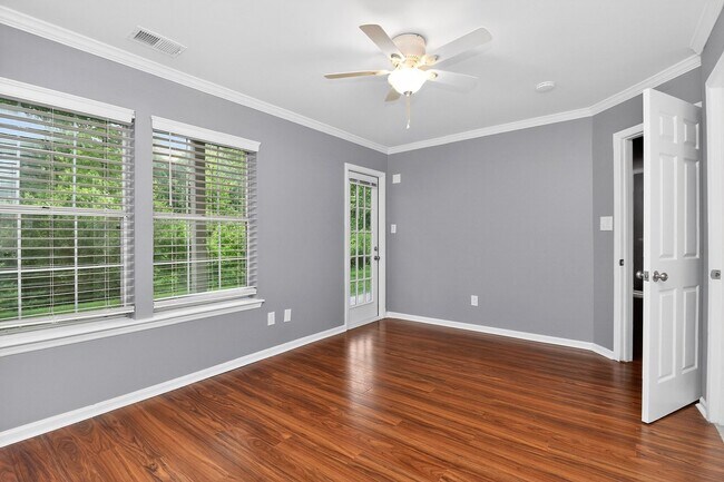 Building Photo - Amazingly and rarely available home that is literally on the greenway.