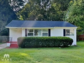 Building Photo - 742 Quaker St SW