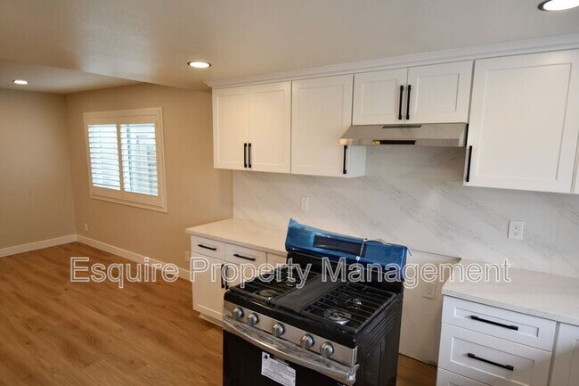 Building Photo - 3621 Miramar Way