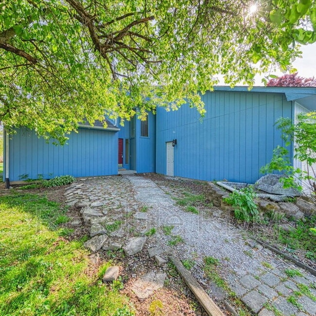 Building Photo - 12001 E 300 S