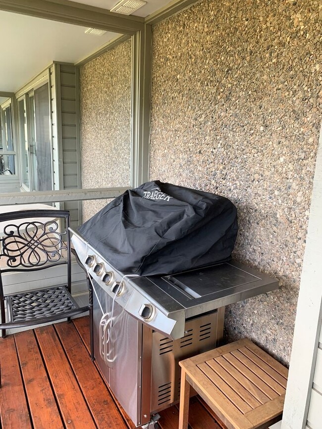 Building Photo - Summer Seasonal Rental- Sts. John 2543