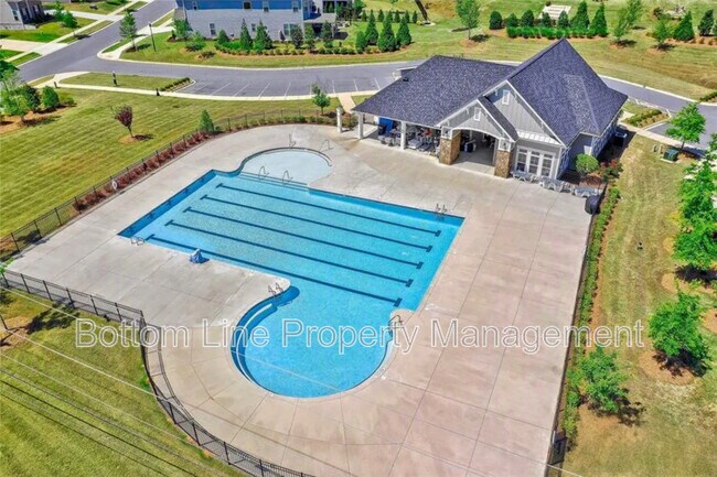 Building Photo - 9576 Herringbone Ln