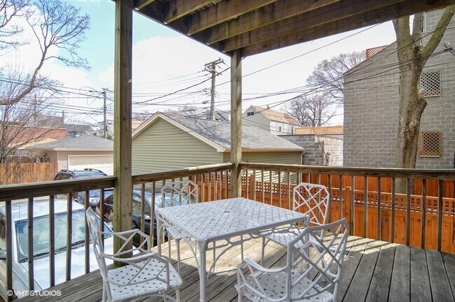 Building Photo - 3117 N Damen Ave