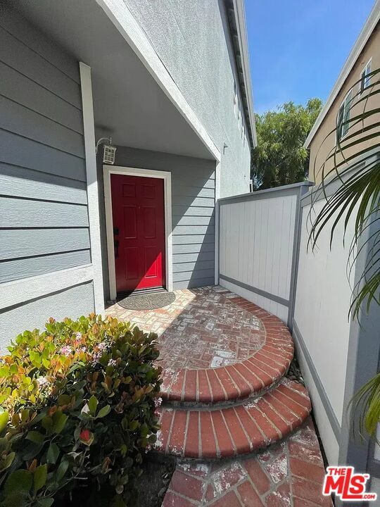 Building Photo - 1706 Freeport Terrace