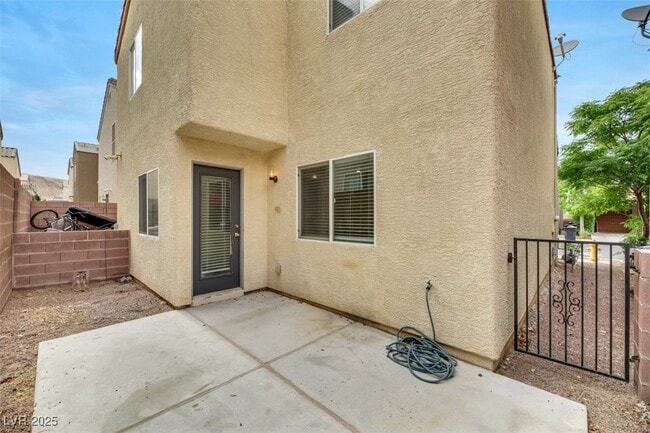 Building Photo - 9249 Nerone Ave