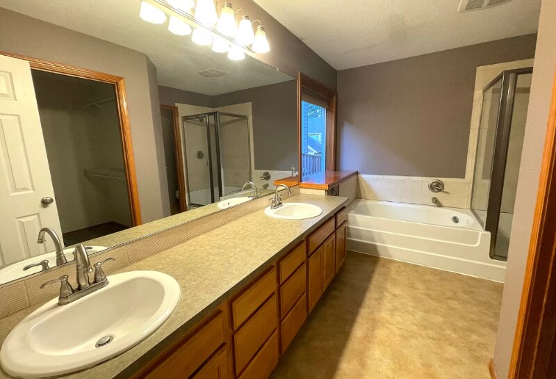 Building Photo - 12712 SW Rocky Mountain Ct