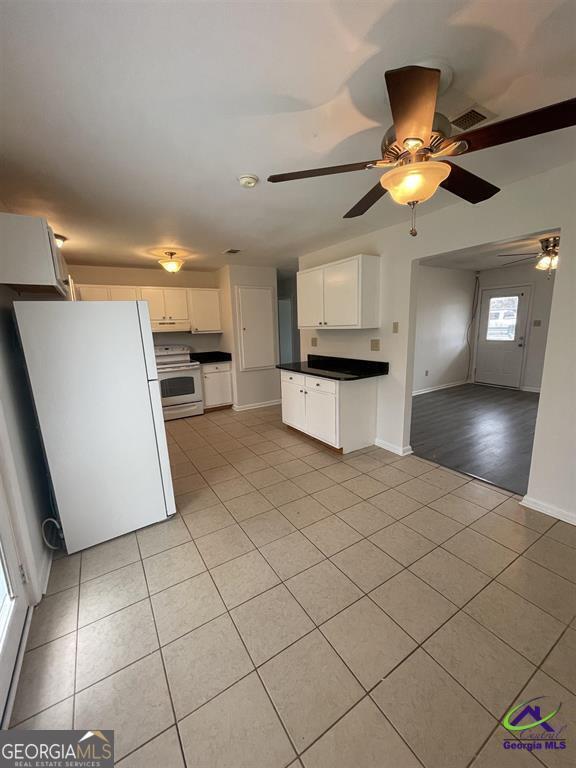 Building Photo - 321 Mary Ln