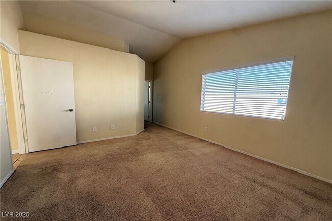 Building Photo - 9300 Cool Creek Ave