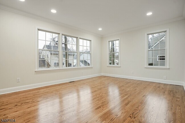 Building Photo - 2114 Elizabeth Ave