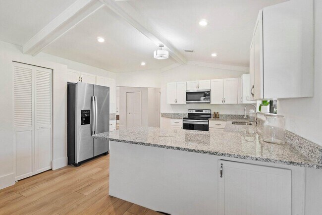 Building Photo - 13471 Barberry Dr