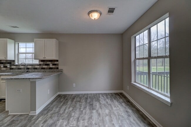 Building Photo - 2864 Da Vinci Blvd