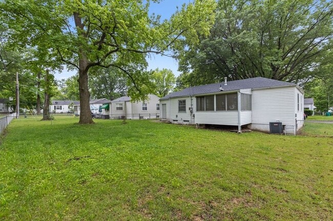 Building Photo - 10514 Anson Dr