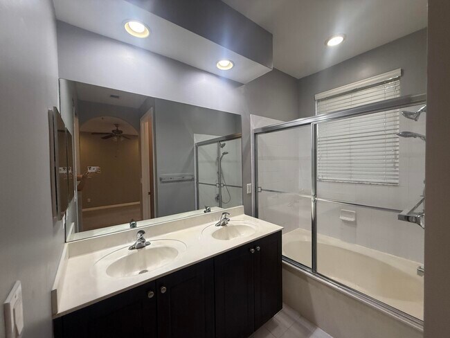 Building Photo - 2851 Prospect Rd