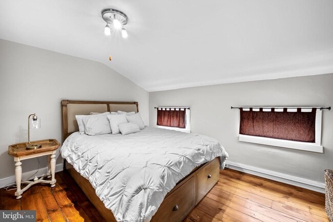 Building Photo - 307 S Exeter St