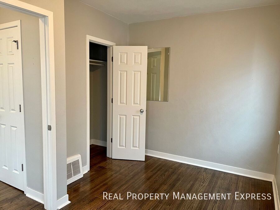 Building Photo - Cozy 2 Bedroom 1 Bathroom Home