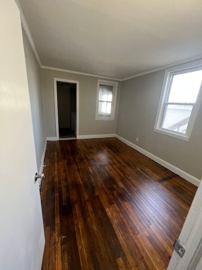 Building Photo - 1878 Spring Rd