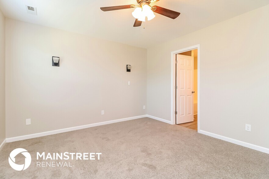 Building Photo - 147 Langston Ridge Dr