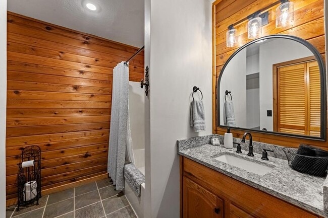 Building Photo - 212 Dogpatch Ln