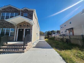 Building Photo - 330 Taylor Ave