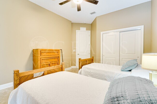 Building Photo - Welcome to Coastal Living at its Finest!