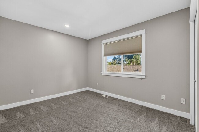 Building Photo - 13749 Corliss Ave N