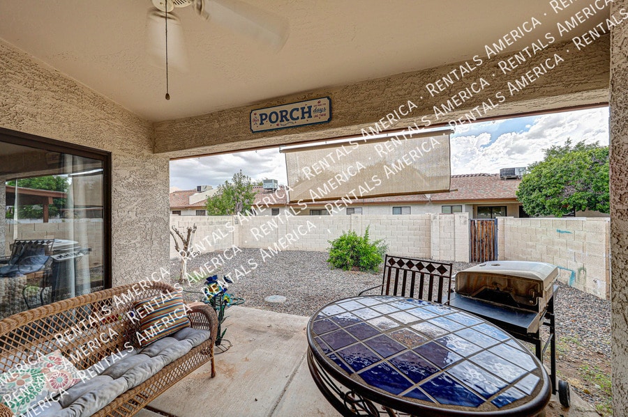Building Photo - 9123 N 68th Dr